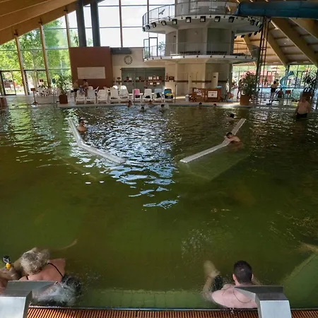 Отель Kumania Kisujszallas