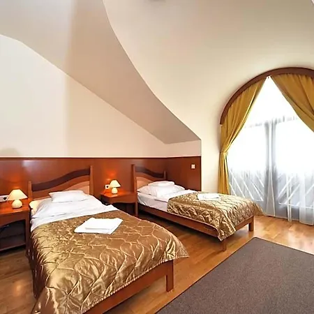 Kumánia Hotel