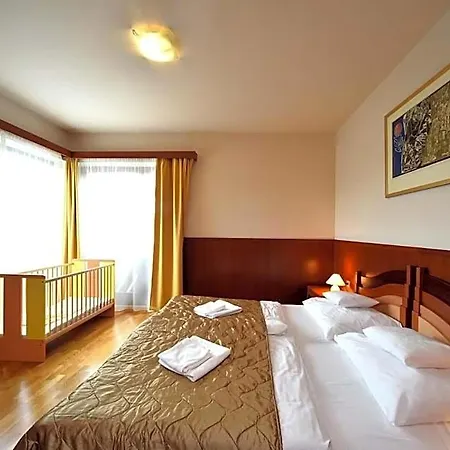 Hotel Kumánia Kisujszallas