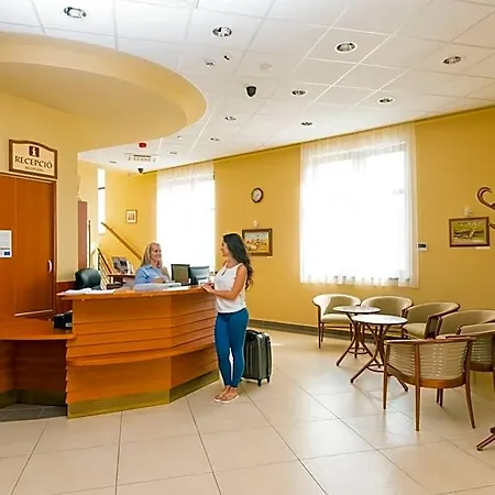 Kumánia Hotel 3*