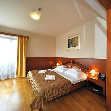 Hotel Kumánia