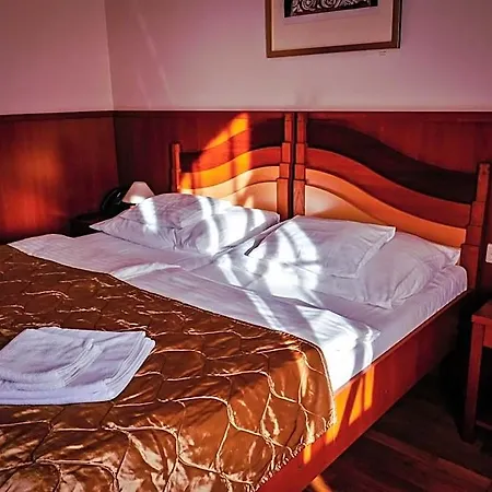 Hotel Kumánia