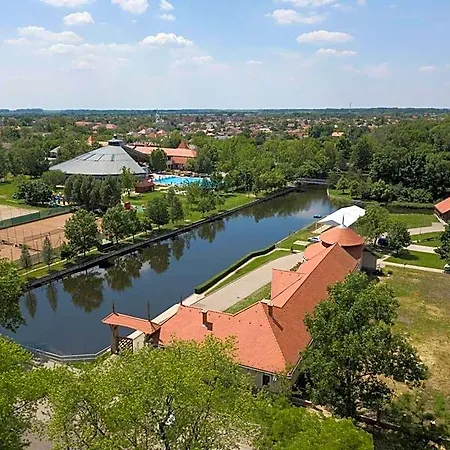 Hotel Kumánia 3*