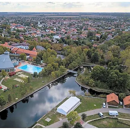 Kumania Otel