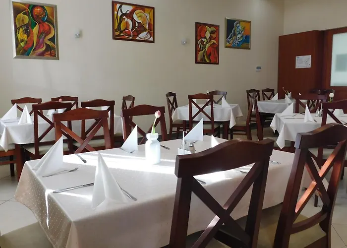 מלון Kumania Kisujszallas