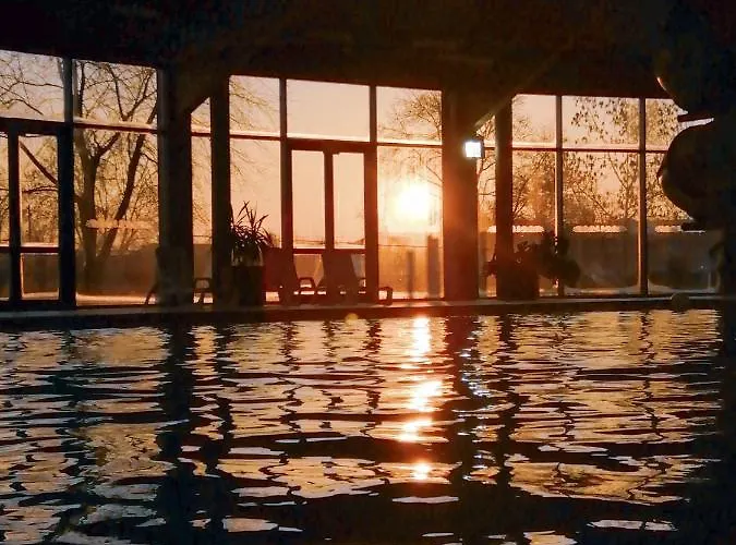 Kumania מלון Kisujszallas